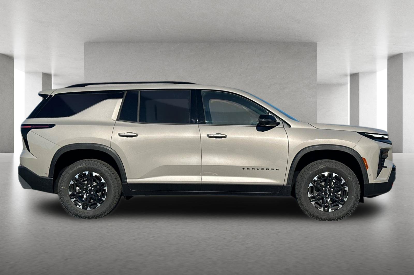 New 2027 Chevrolet Traverse Z71 w/ Enhanced Driving Package AWD/4WD image 3