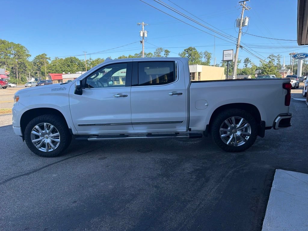 Used 2022 Chevrolet Silverado 1500 High Country w/ High Country Premium Package AWD/4WD image 7