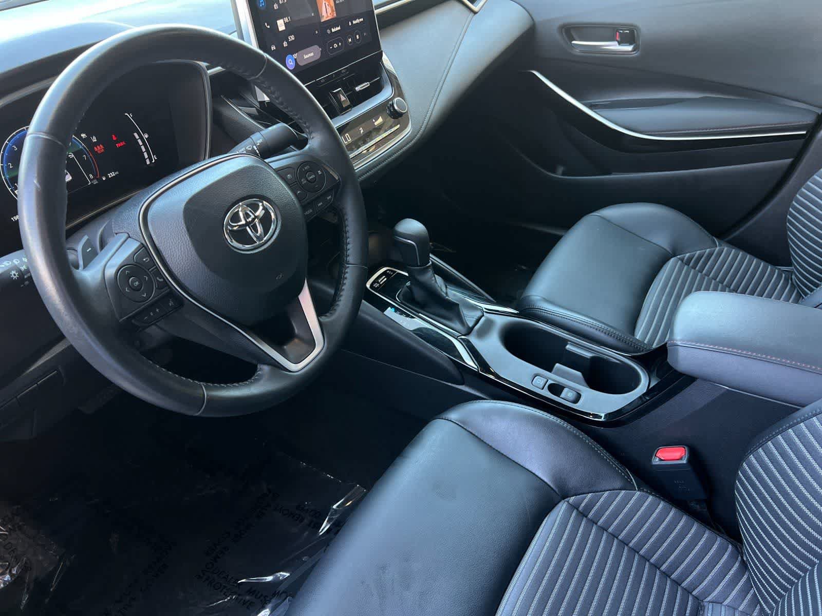 Used 2025 Toyota Corolla XSE FWD image 12