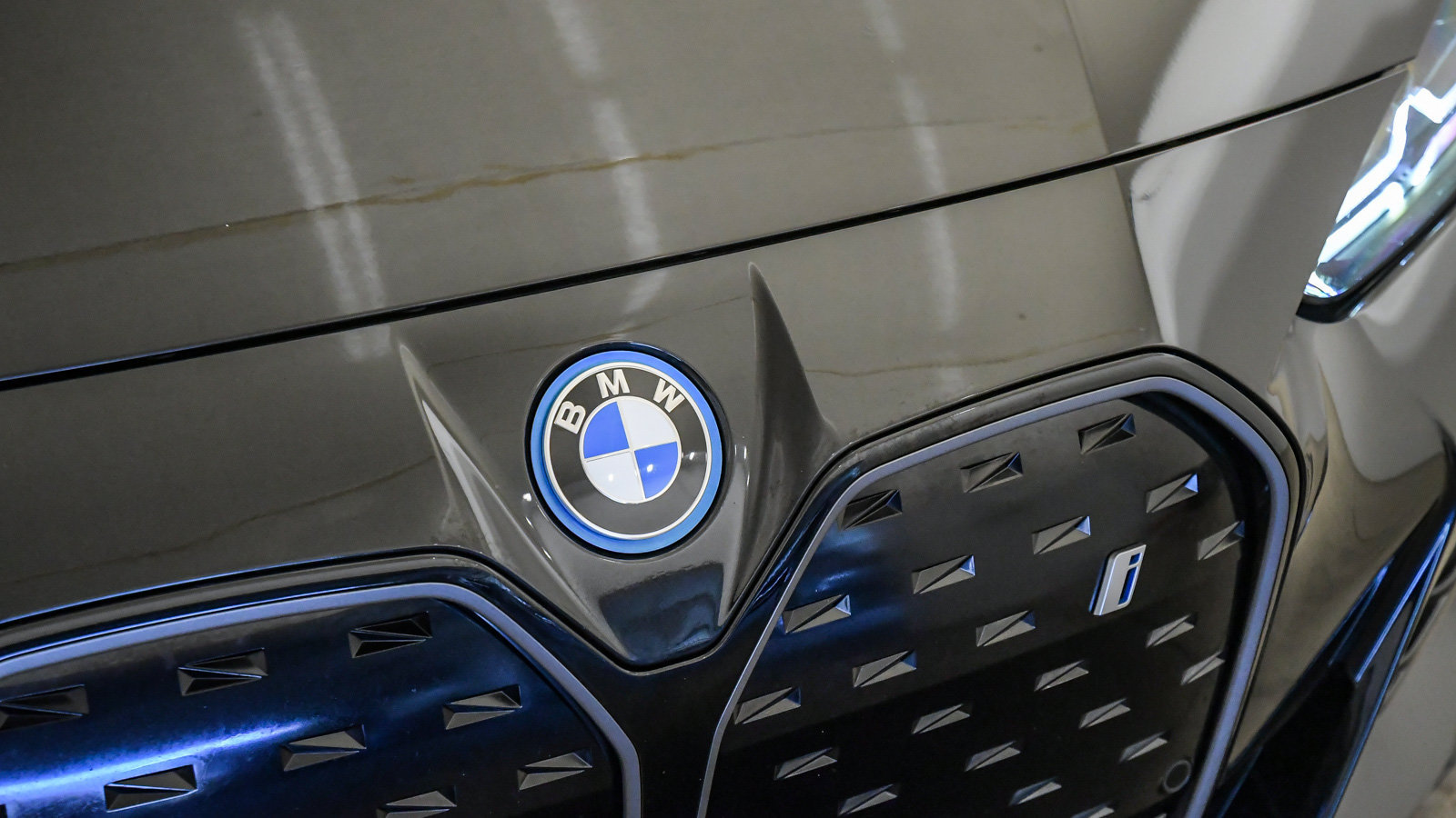Certified 2023 BMW i4 eDrive40 w/ M Sport Package RWD image 8