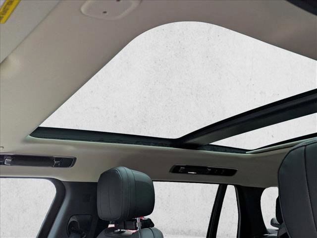 New 2026 Land Rover Range Rover Long Wheelbase SE image 15