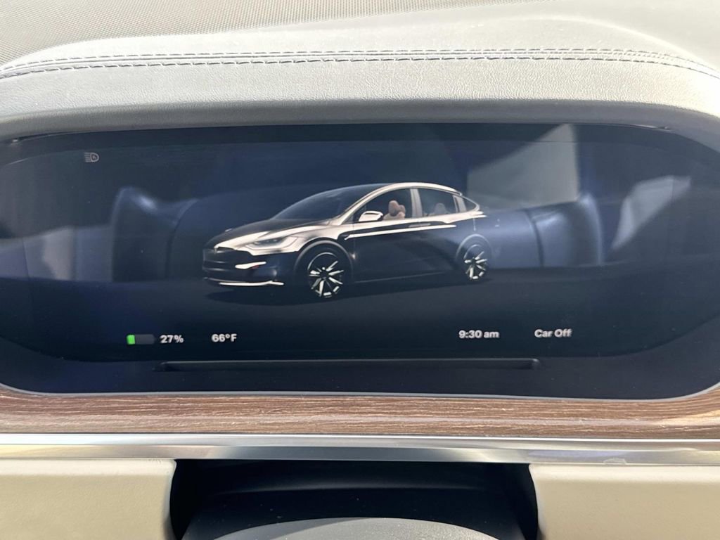 Used 2022 Tesla Model X image 28