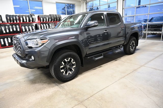 Used 2022 Toyota Tacoma TRD Off-Road image 8