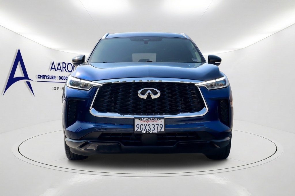 Used 2023 INFINITI QX60 Luxe w/ Cargo Package FWD image 2