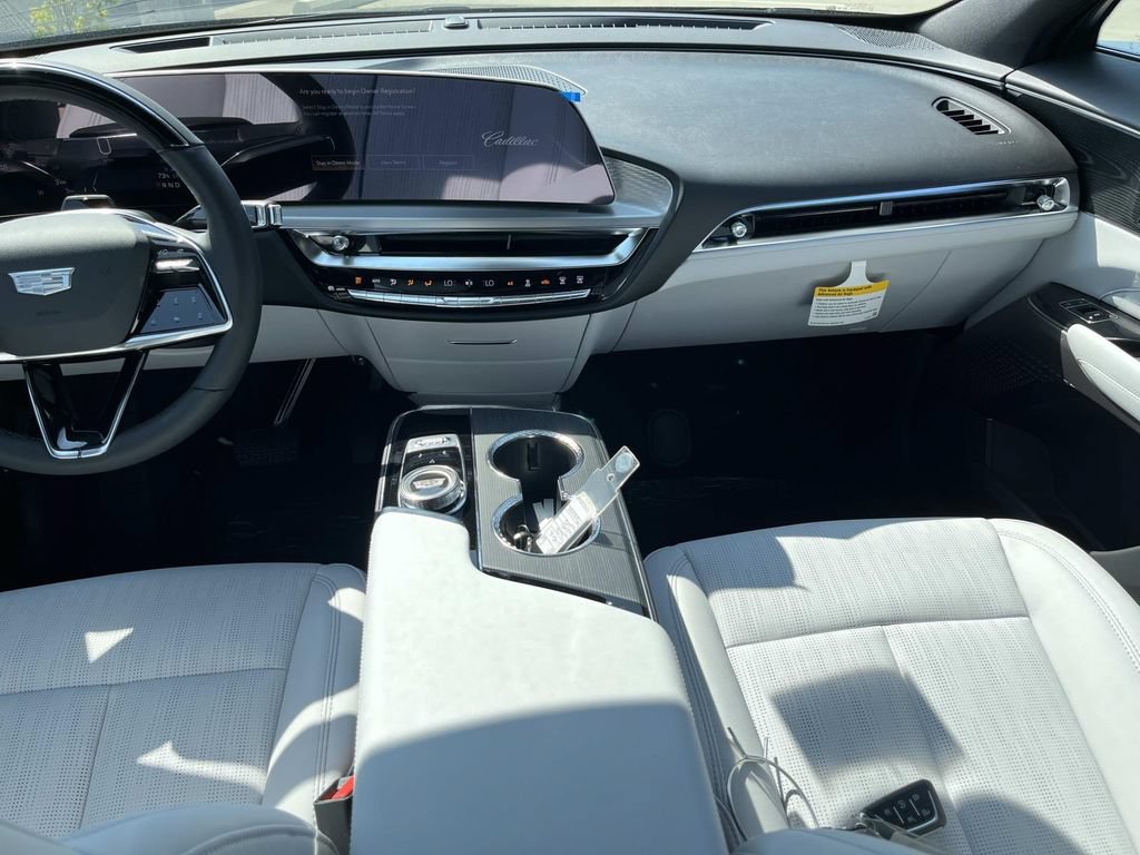 New 2026 Cadillac Lyriq Luxury AWD/4WD image 14
