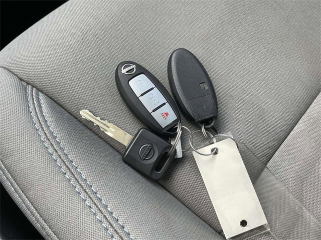 Used 2022 Nissan Frontier SV w/ Technology Package image 31