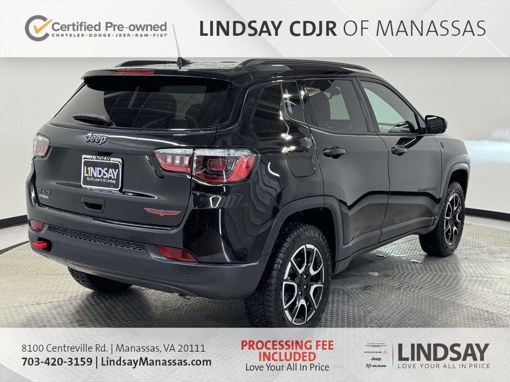 Used 2024 Jeep Compass Trailhawk image 9
