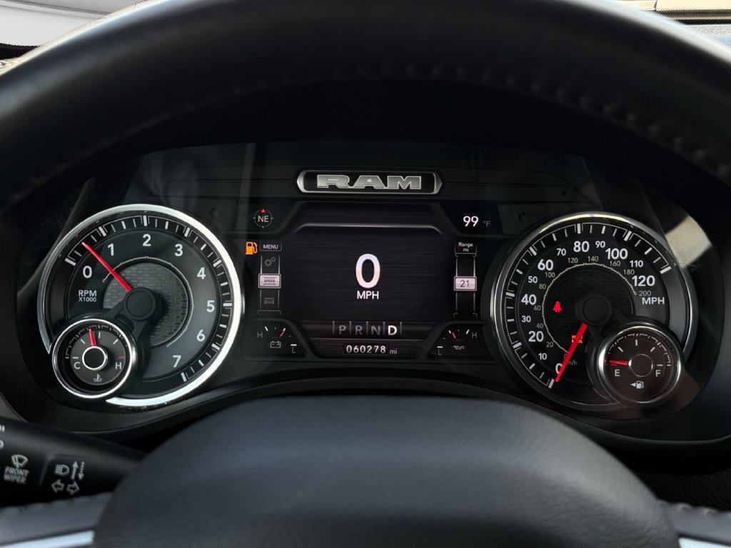 Used 2024 RAM 1500 Laramie AWD/4WD image 11