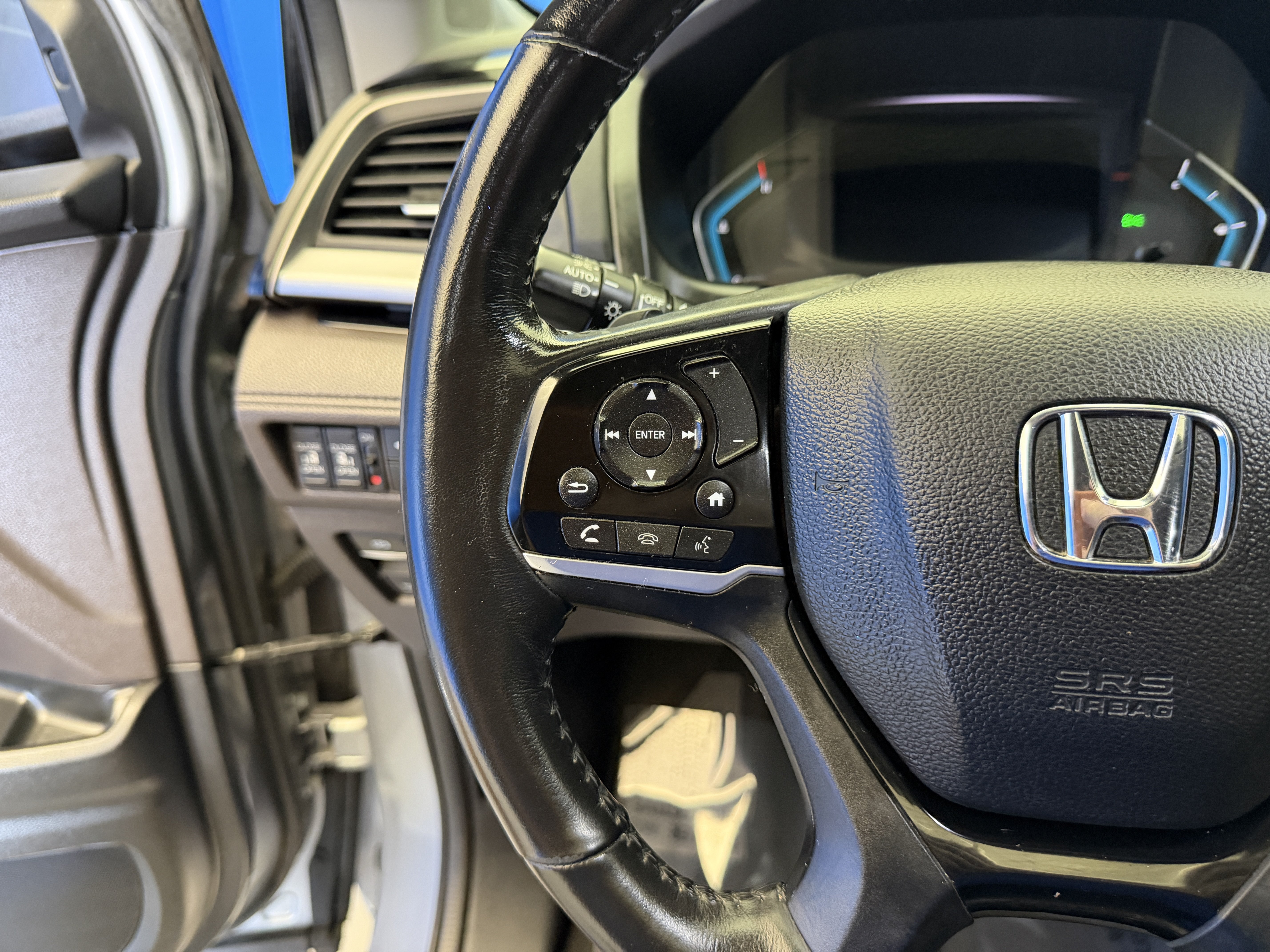 Used 2018 Honda Odyssey Elite image 16