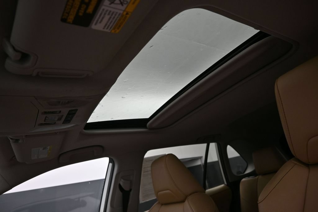 Used 2022 Toyota RAV4 XLE Premium FWD image 12