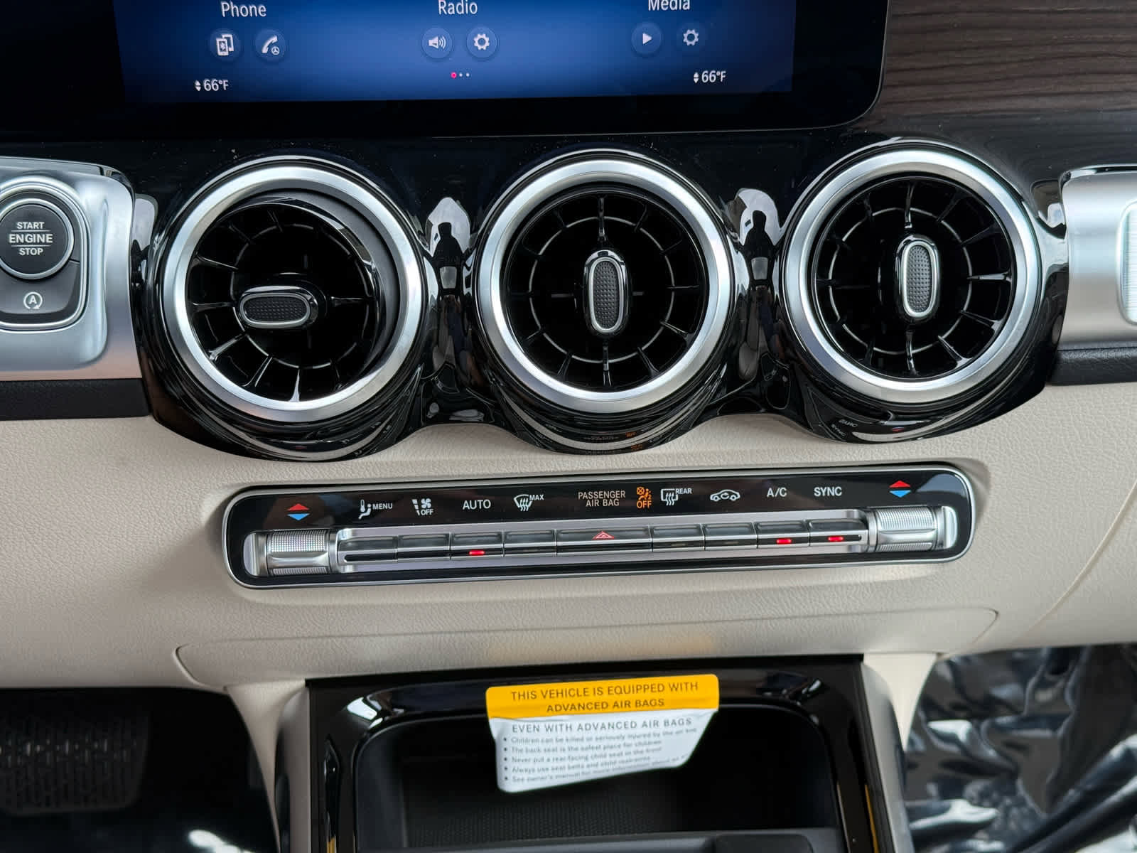 New 2026 Mercedes-Benz GLB 250 4MATIC image 18