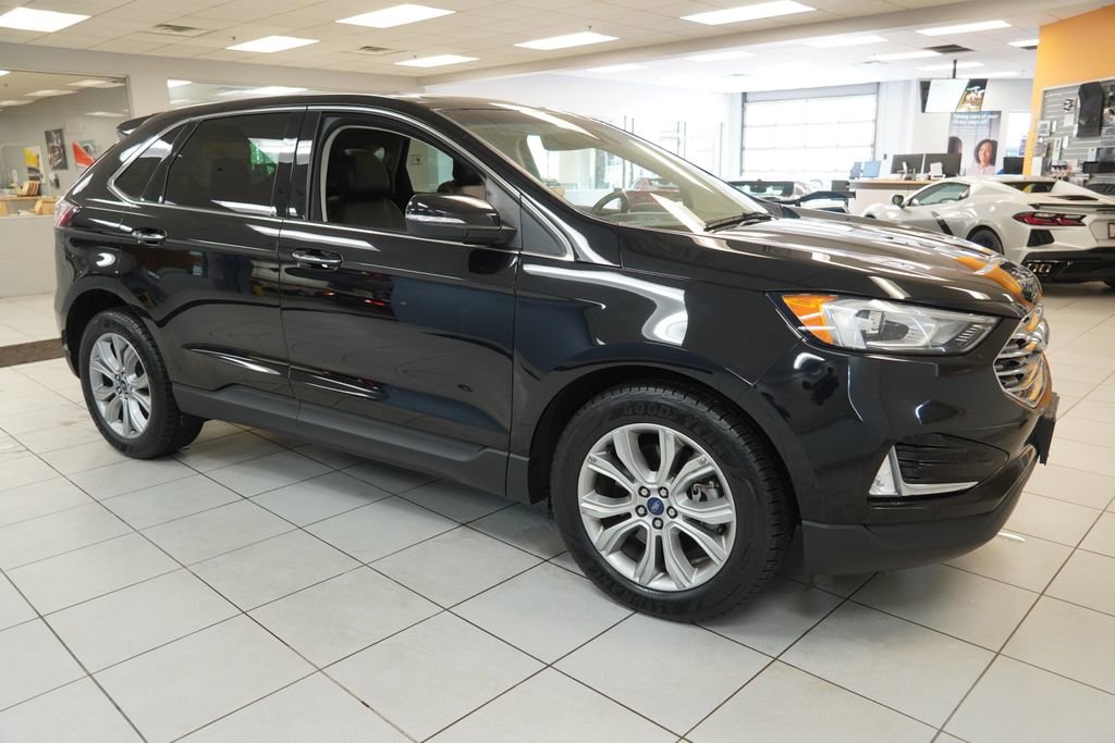 Used 2019 Ford Edge Titanium w/ Cold Weather Package AWD/4WD image 15
