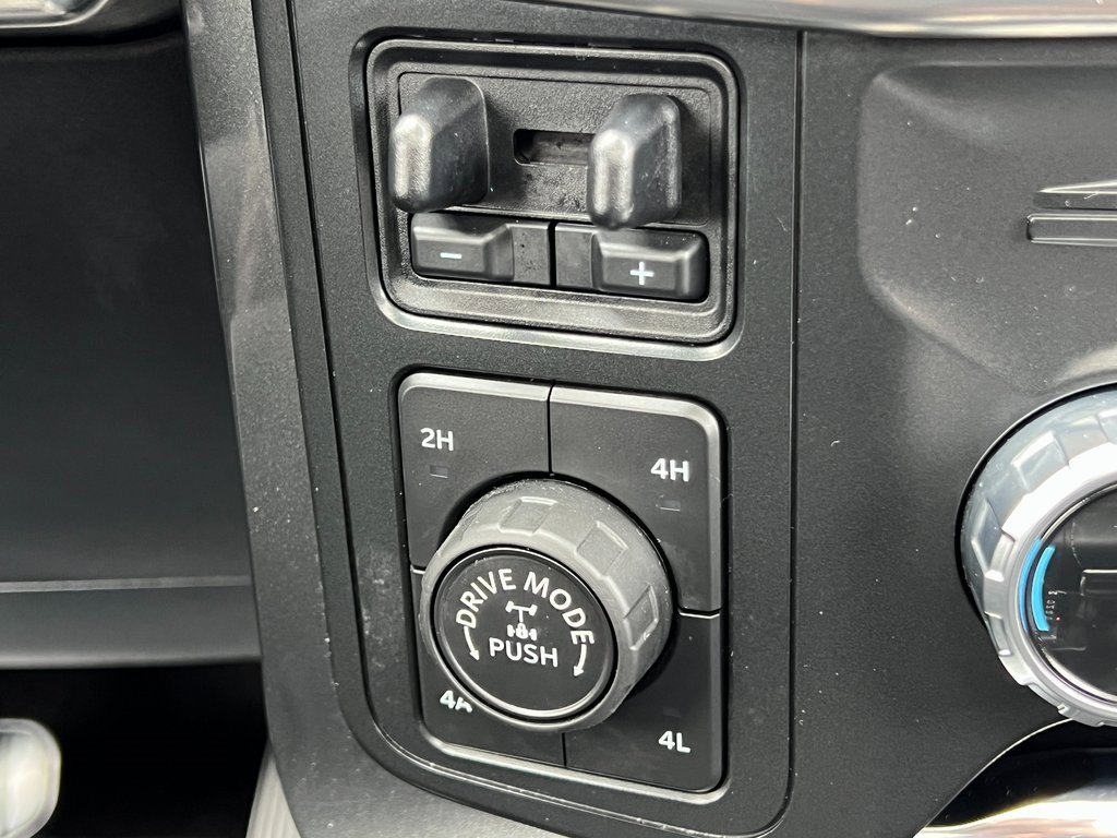 Used 2022 Ford F150 Lariat w/ Equipment Group 502A High image 31