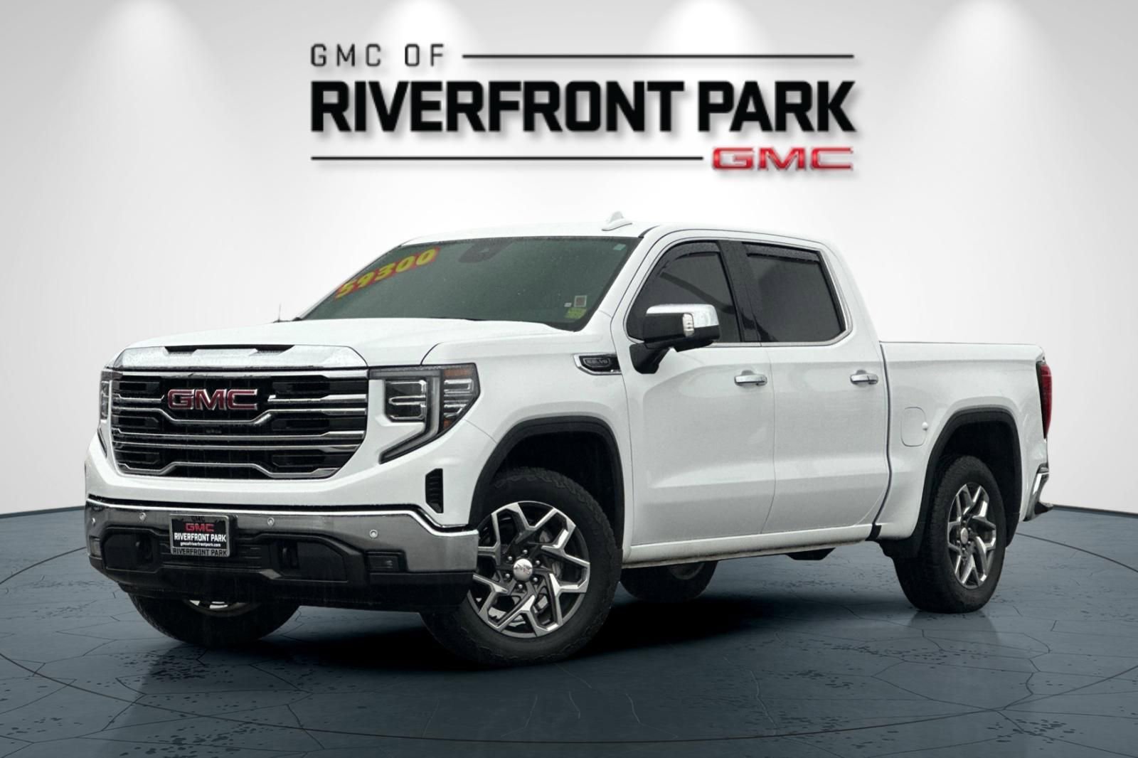 Used 2024 GMC Sierra 1500 SLT w/ SLT Premium Plus Package AWD/4WD image 7