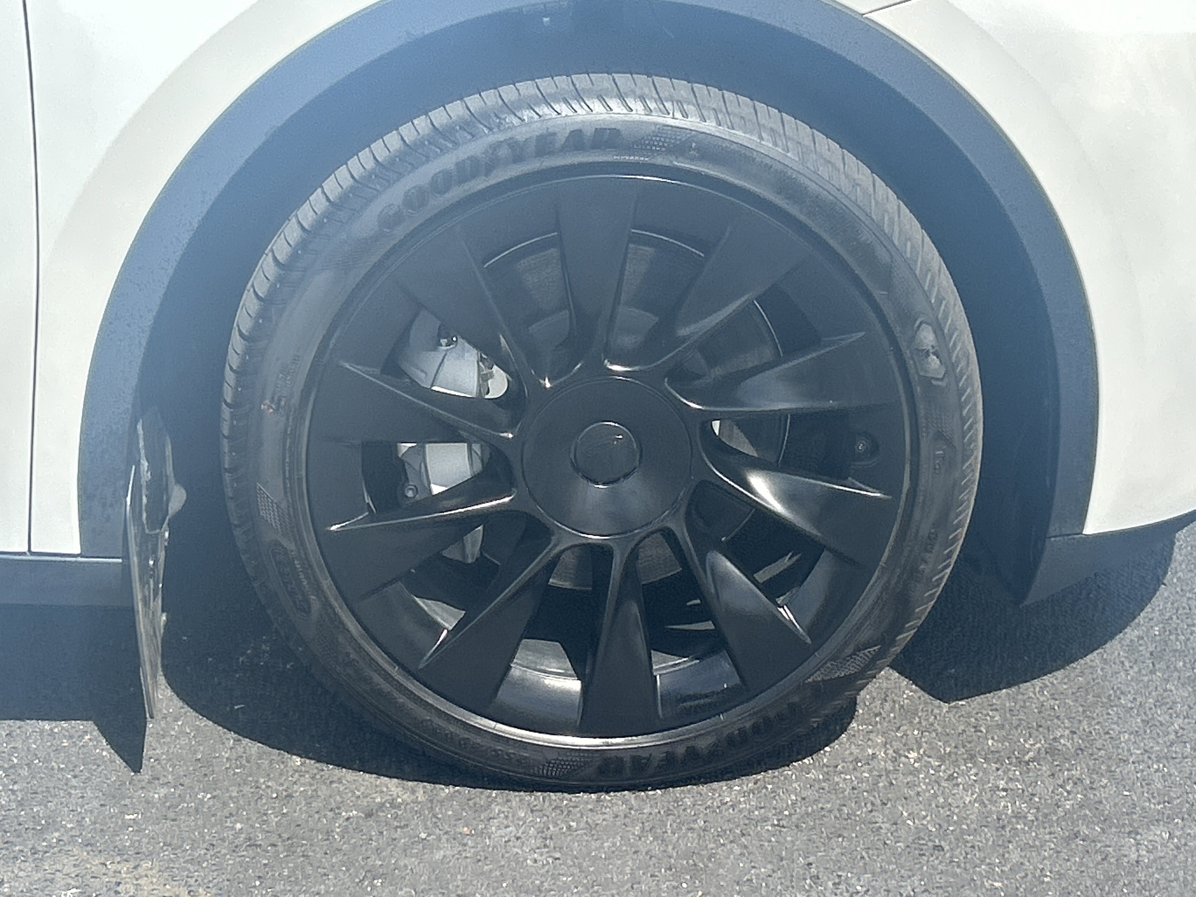 Used 2024 Tesla Model Y Long Range AWD/4WD image 33