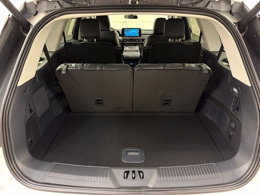 New 2027 Lincoln Aviator AWD image 37