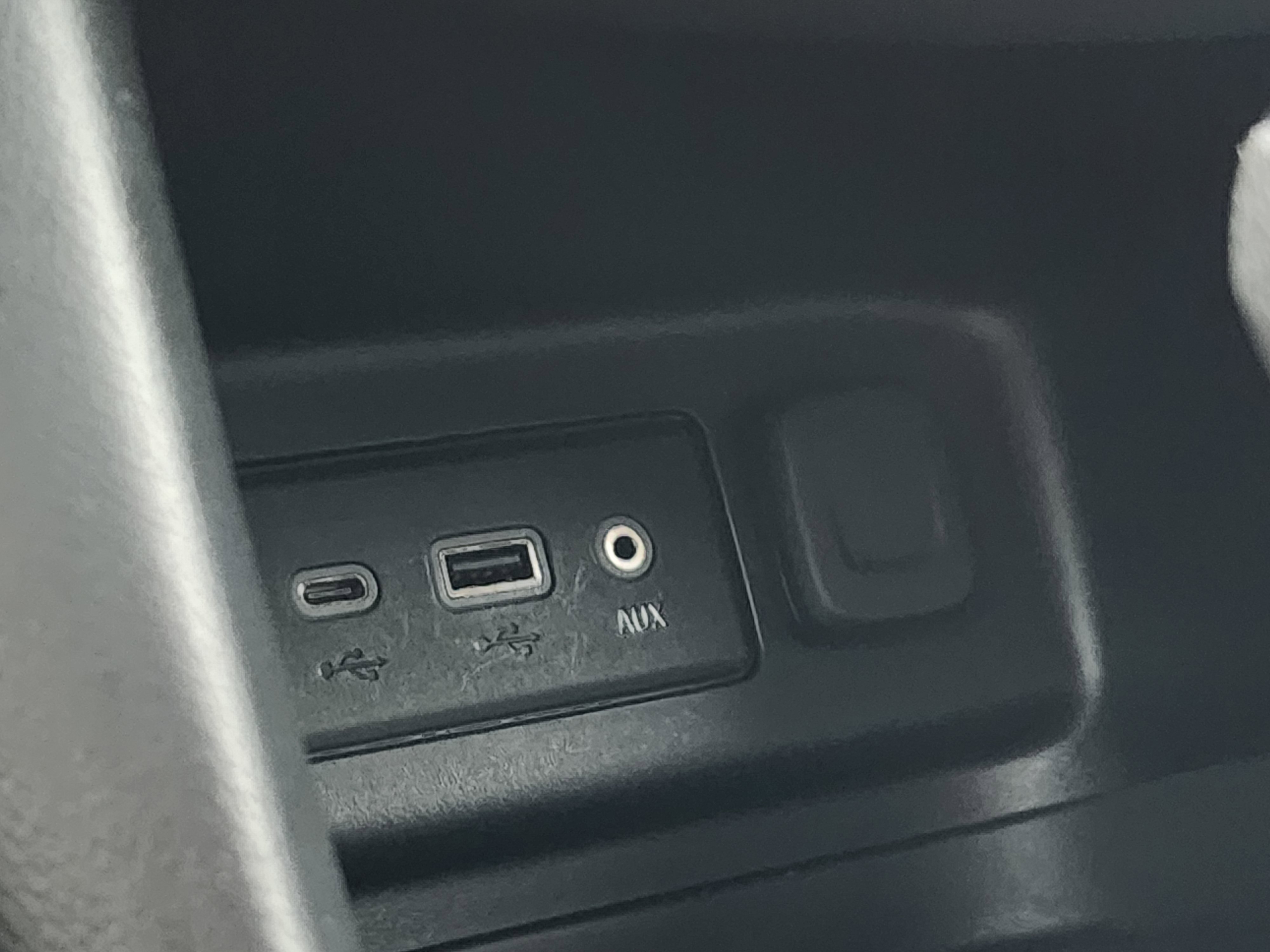 Used 2020 Chevrolet Equinox LT w/ Midnight Edition image 31