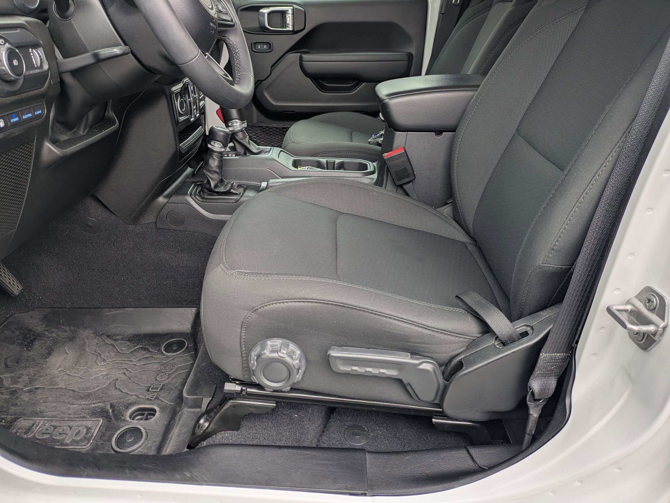 Used 2023 Jeep Wrangler Unlimited image 12