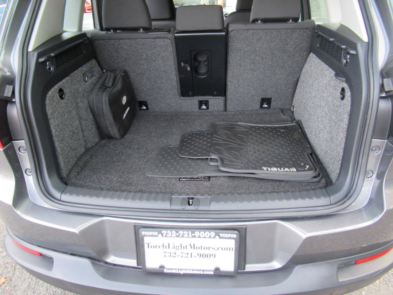 Used 2018 Volkswagen Tiguan Limited AWD/4WD image 17