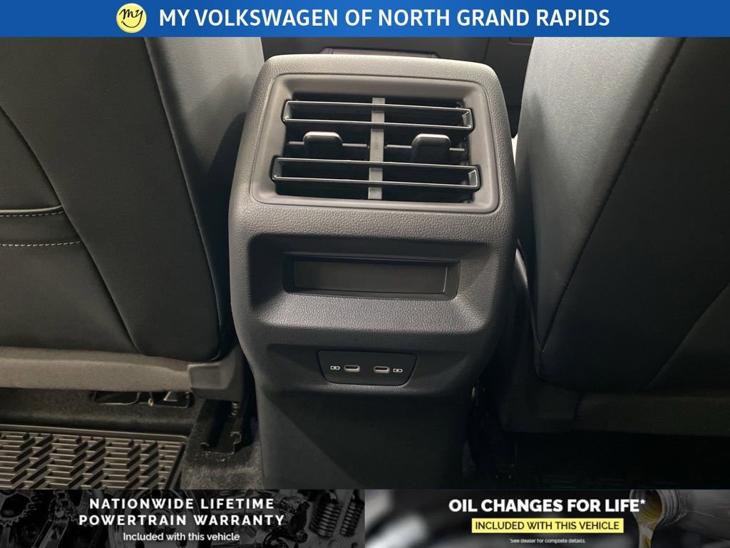 New 2026 Volkswagen Tiguan SE R-Line image 18