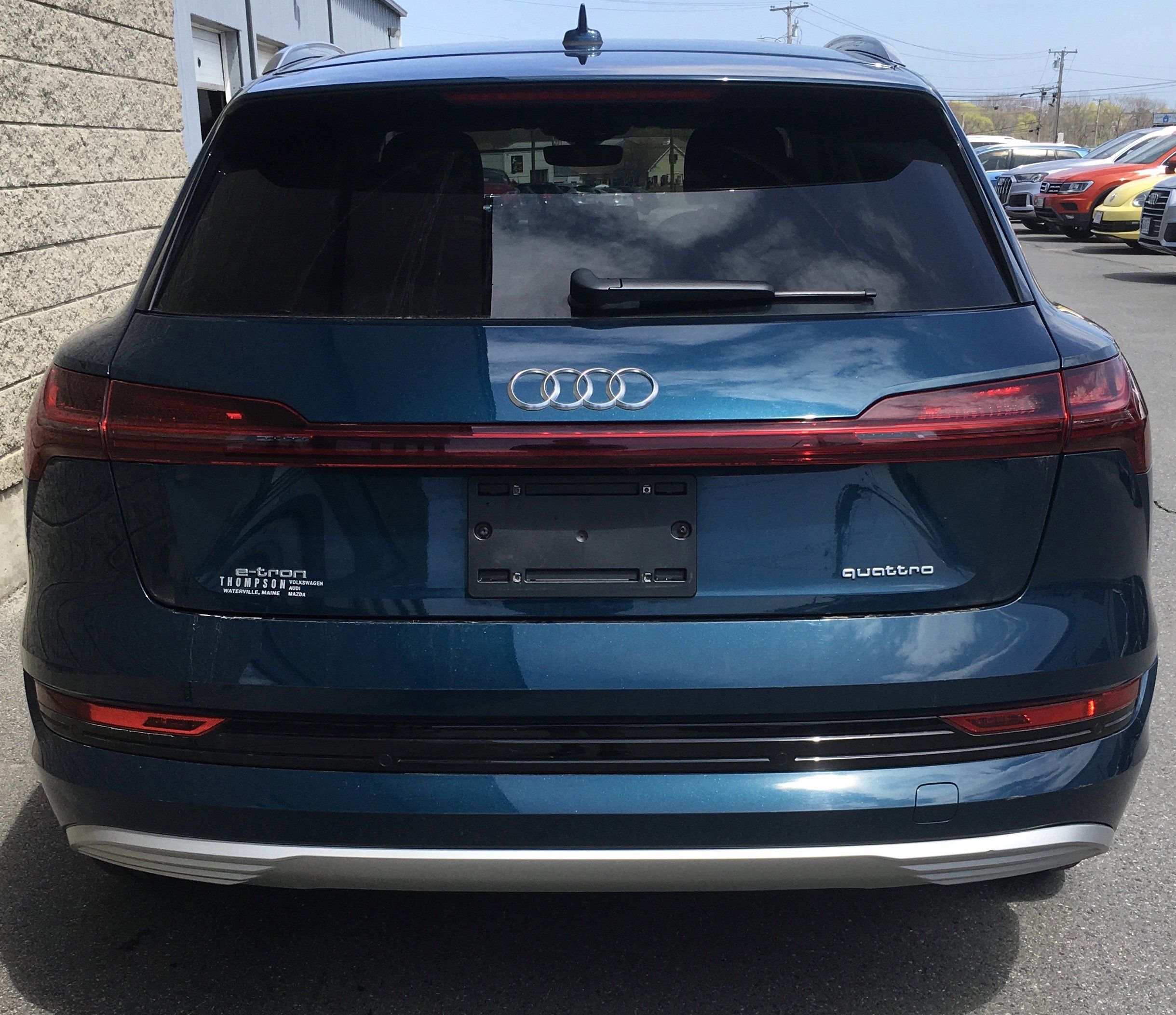Used 2022 Audi e-tron Premium Plus AWD/4WD image 4