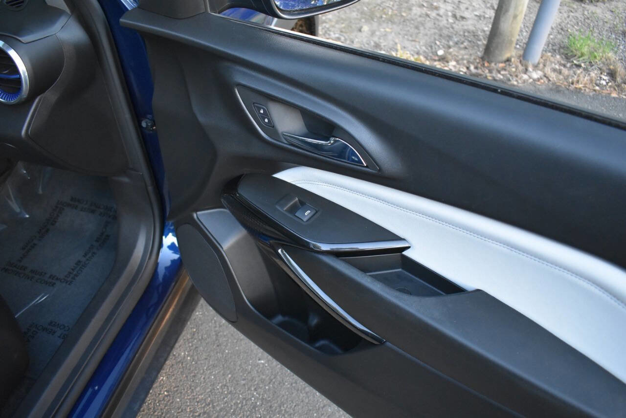 Used 2024 Chevrolet Trax LT w/ Sunroof Package FWD image 59