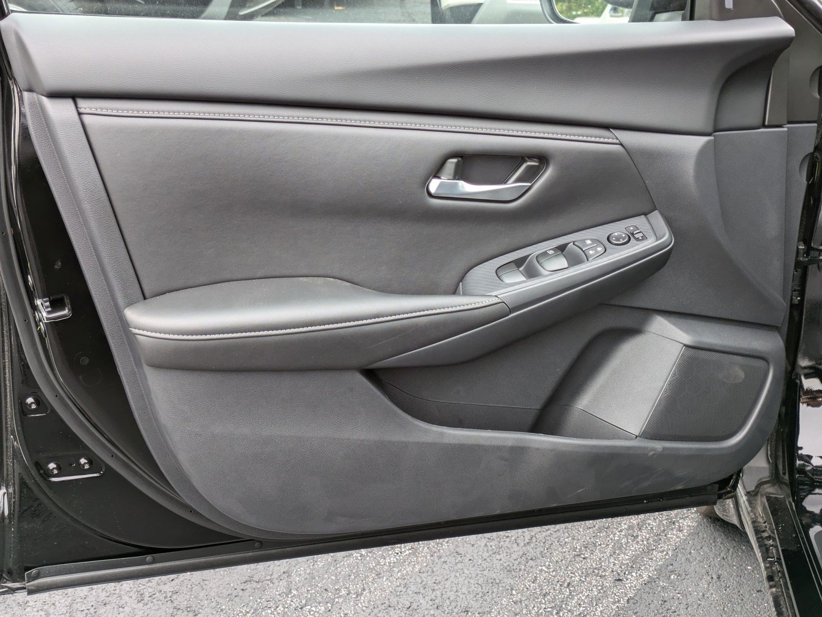 New 2025 Nissan Sentra SV FWD image 17