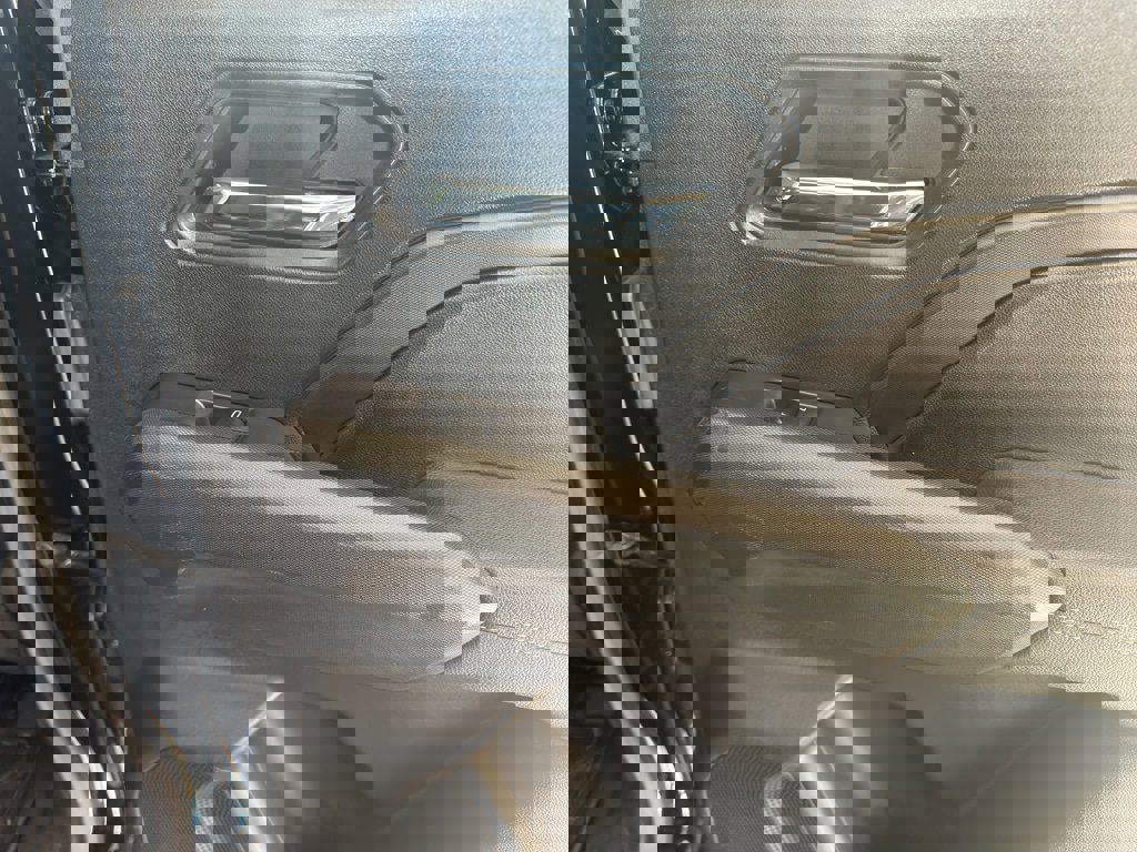 Used 2023 Chevrolet Colorado LT w/ LT Convenience Package III image 13