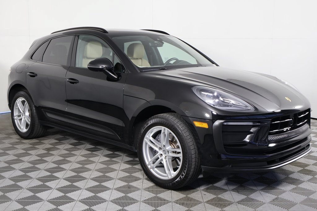 Used 2024 Porsche Macan AWD/4WD image 3
