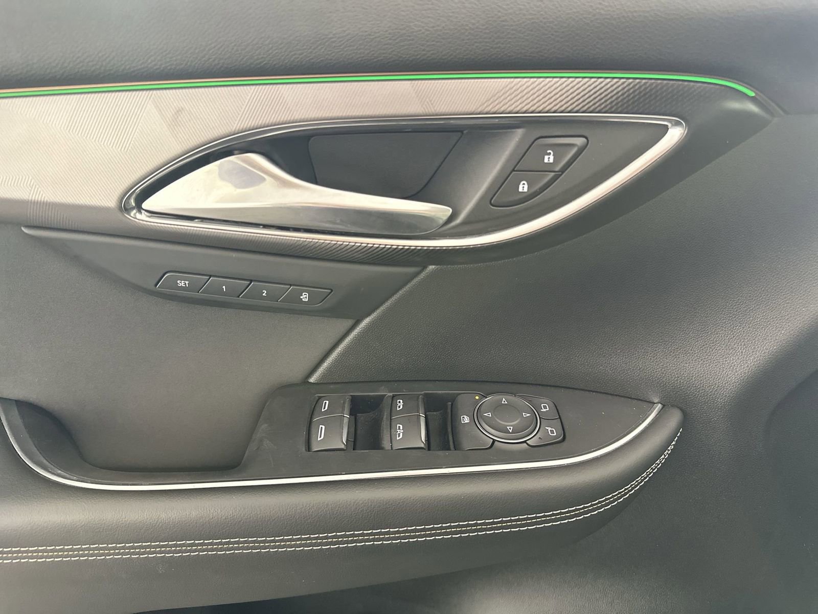 Used 2025 Buick Envision Sport Touring image 13