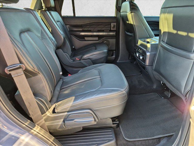 Used 2023 Ford Expedition Platinum RWD image 17