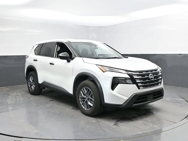 Used 2024 Nissan Rogue S AWD/4WD image 6