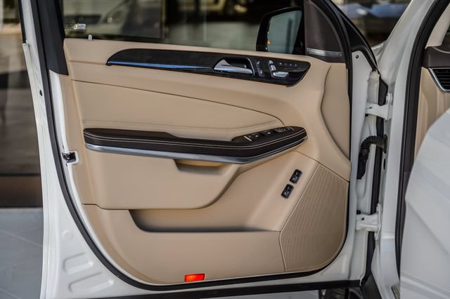Used 2018 Mercedes-Benz GLS 550 4MATIC image 53