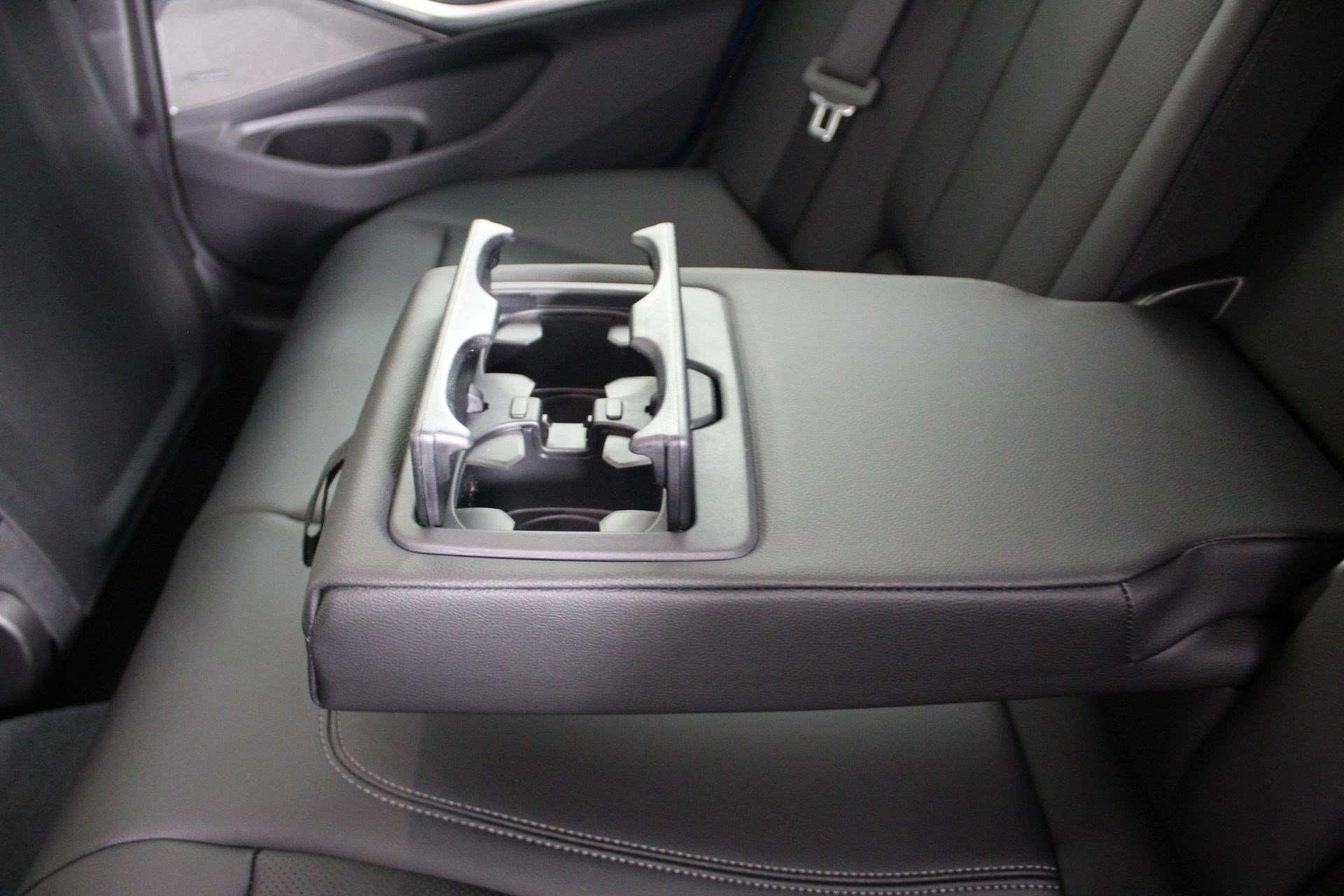 New 2026 BMW 330i Sedan w/ M Sport Package RWD image 19