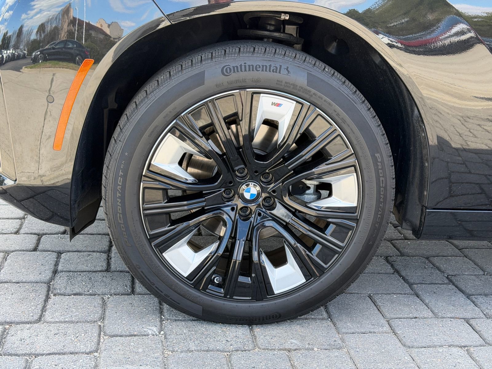 Certified 2025 BMW X3 xDrive30i w/ M Sport Package image 12