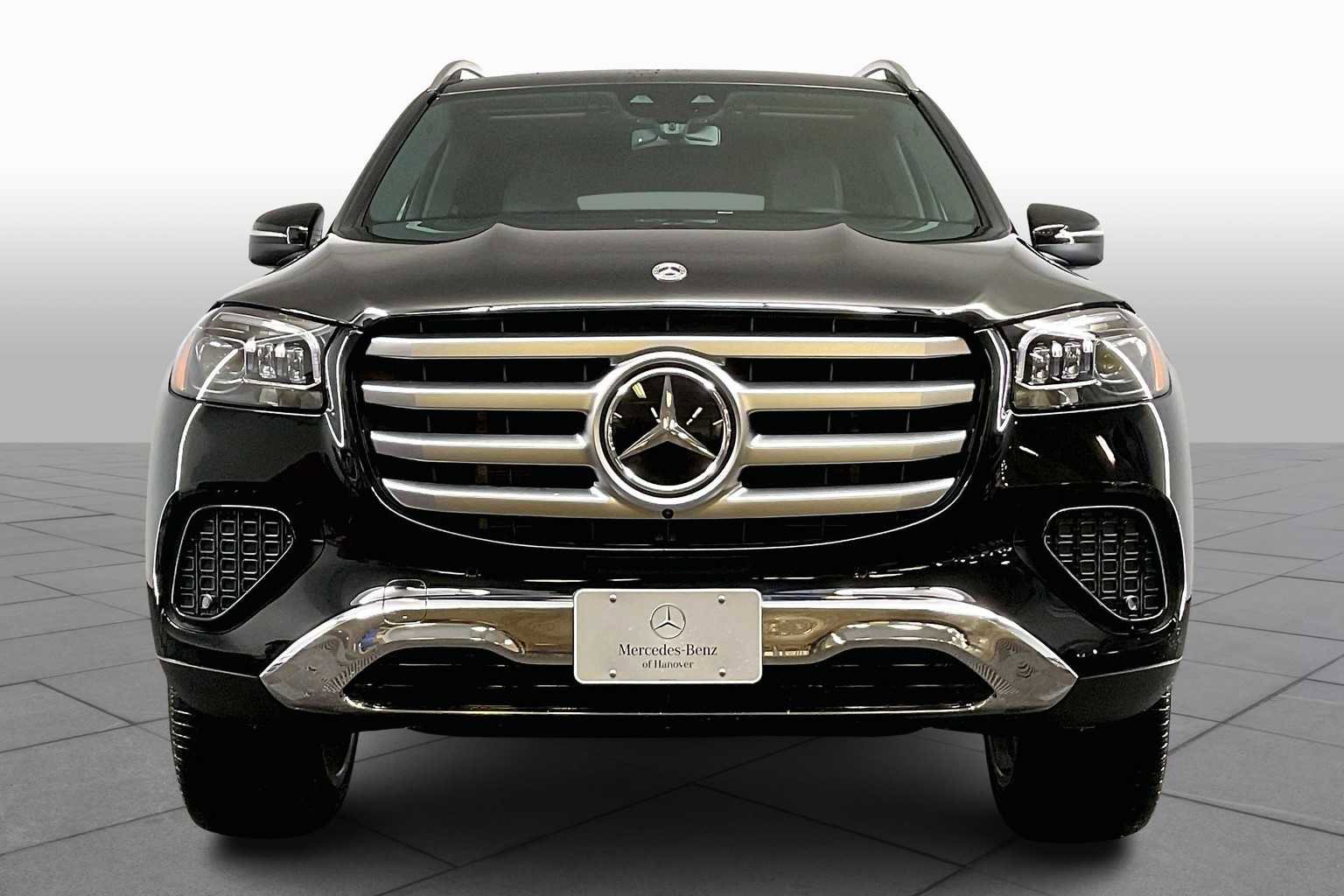 Used 2025 Mercedes-Benz GLS 450 4MATIC image 3