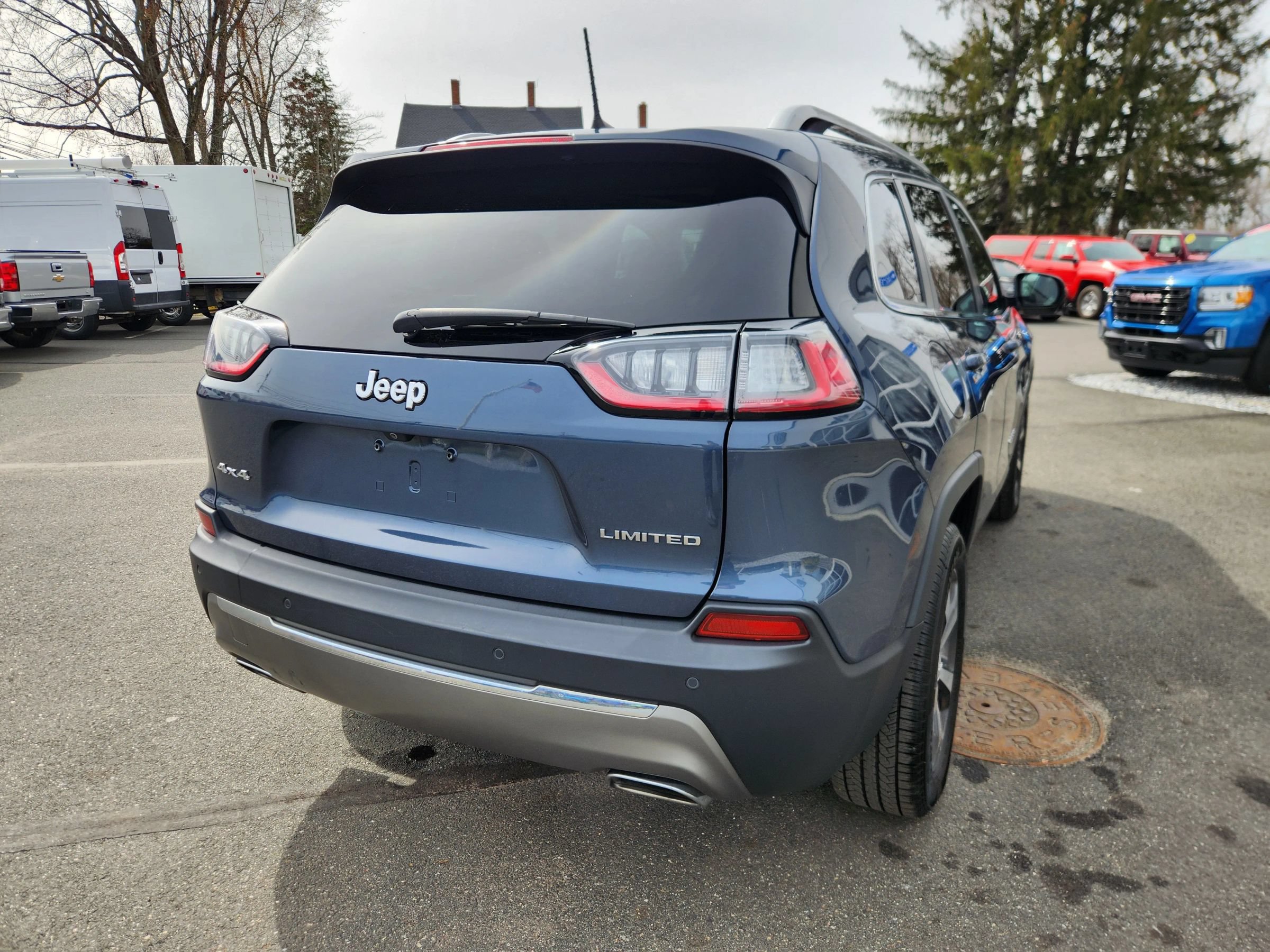 Used 2019 Jeep Cherokee Limited AWD/4WD image 16