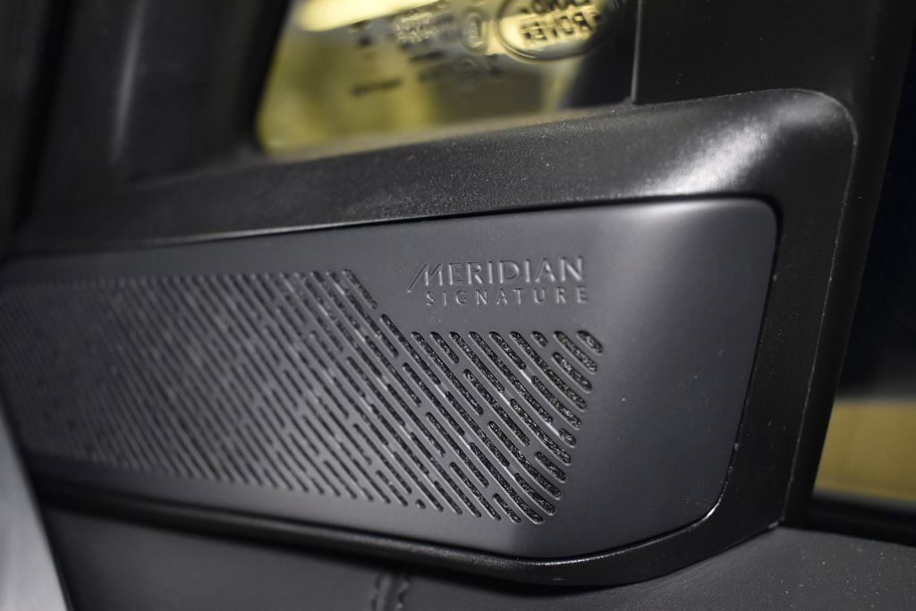 Used 2025 Land Rover Range Rover Autobiography image 38