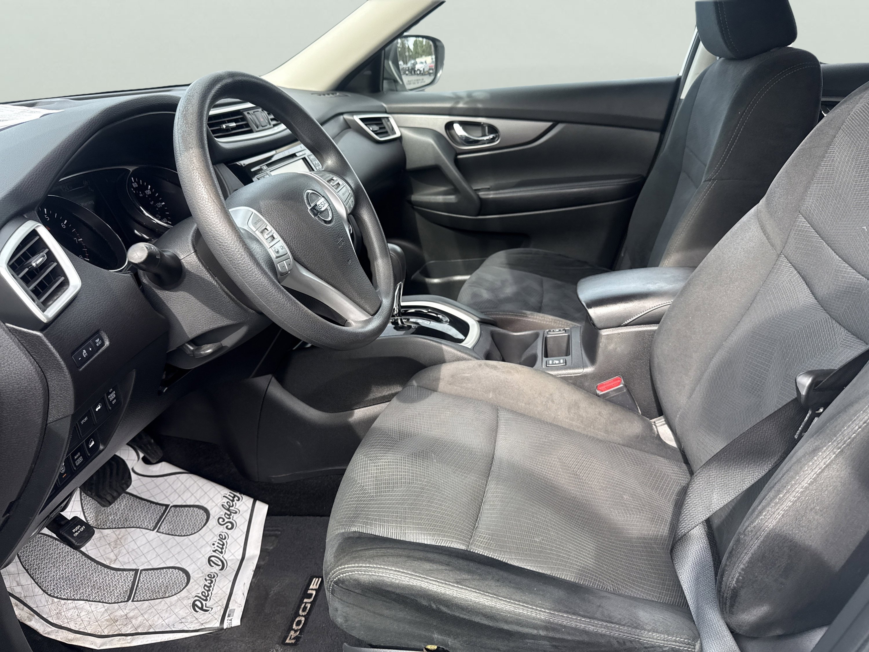 Used 2016 Nissan Rogue SV w/ SV Premium Package image 17