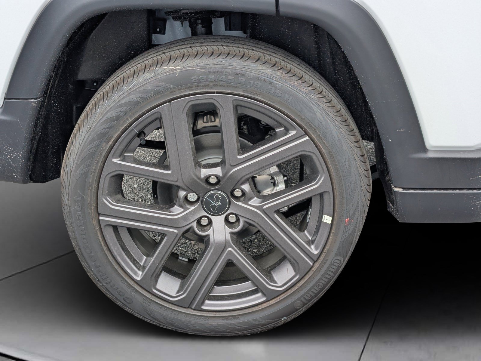 New 2025 Jeep Compass Limited w/ Sun & Sound Group AWD/4WD image 8
