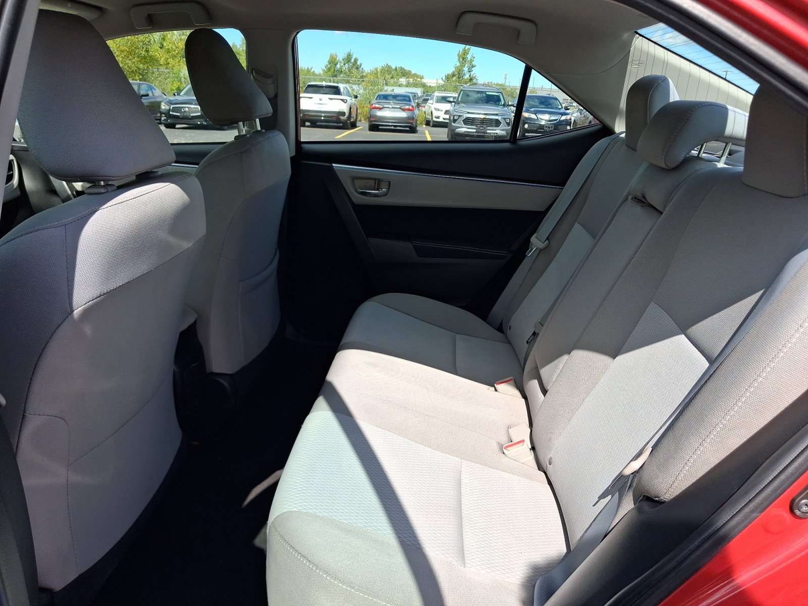 Used 2016 Toyota Corolla LE FWD image 9