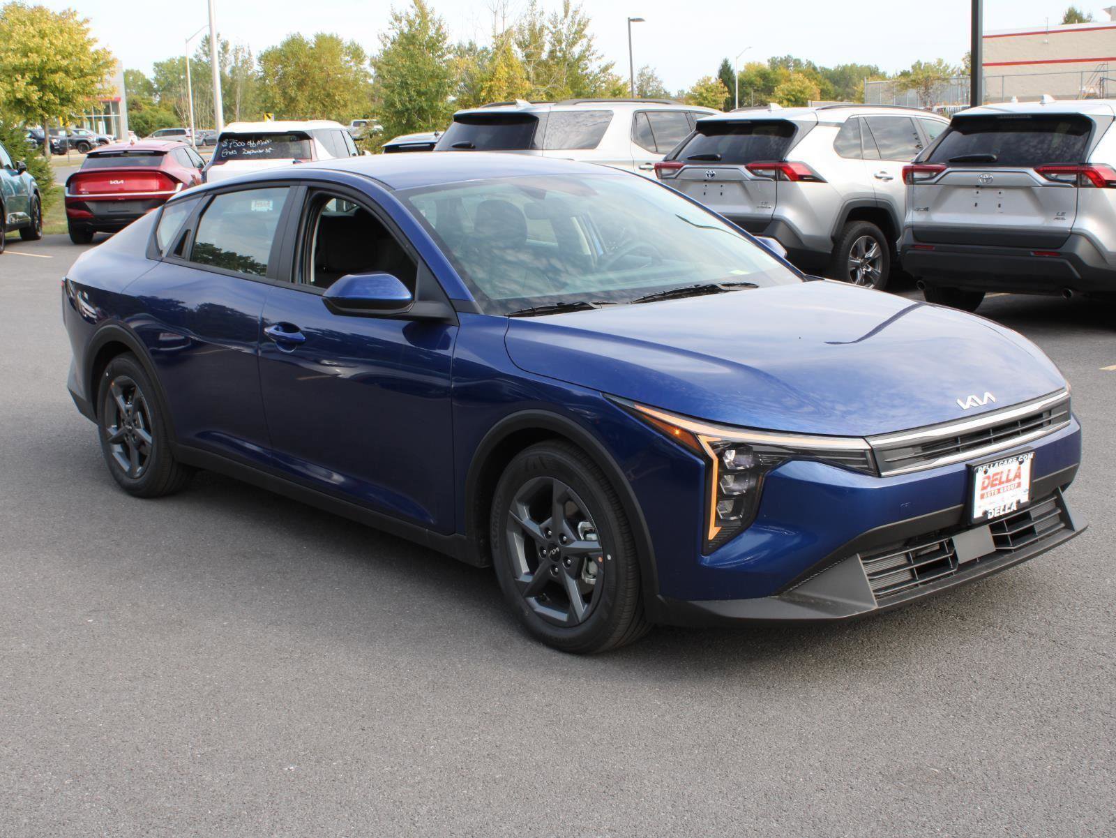 New 2025 Kia K4 LXS image 3