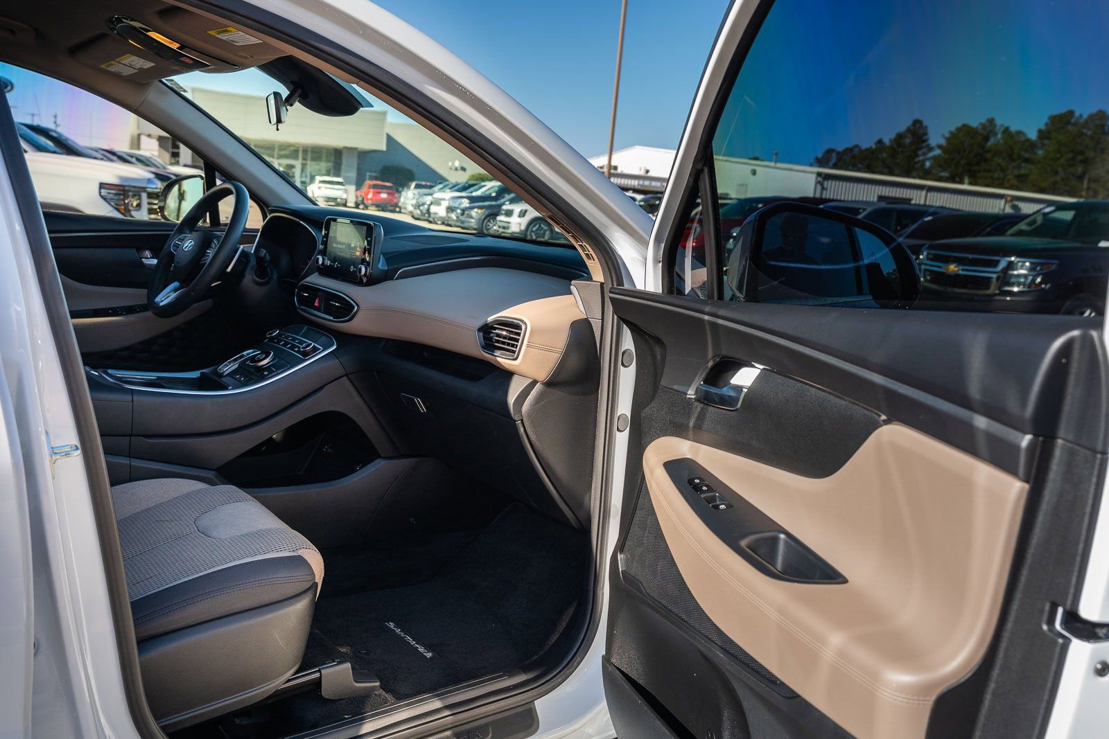 Used 2022 Hyundai Santa Fe SEL FWD image 11