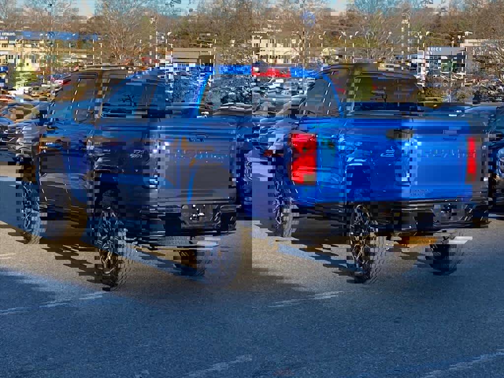 Used 2023 Chevrolet Colorado Z71 w/ Z71 Convenience Package 2 image 3