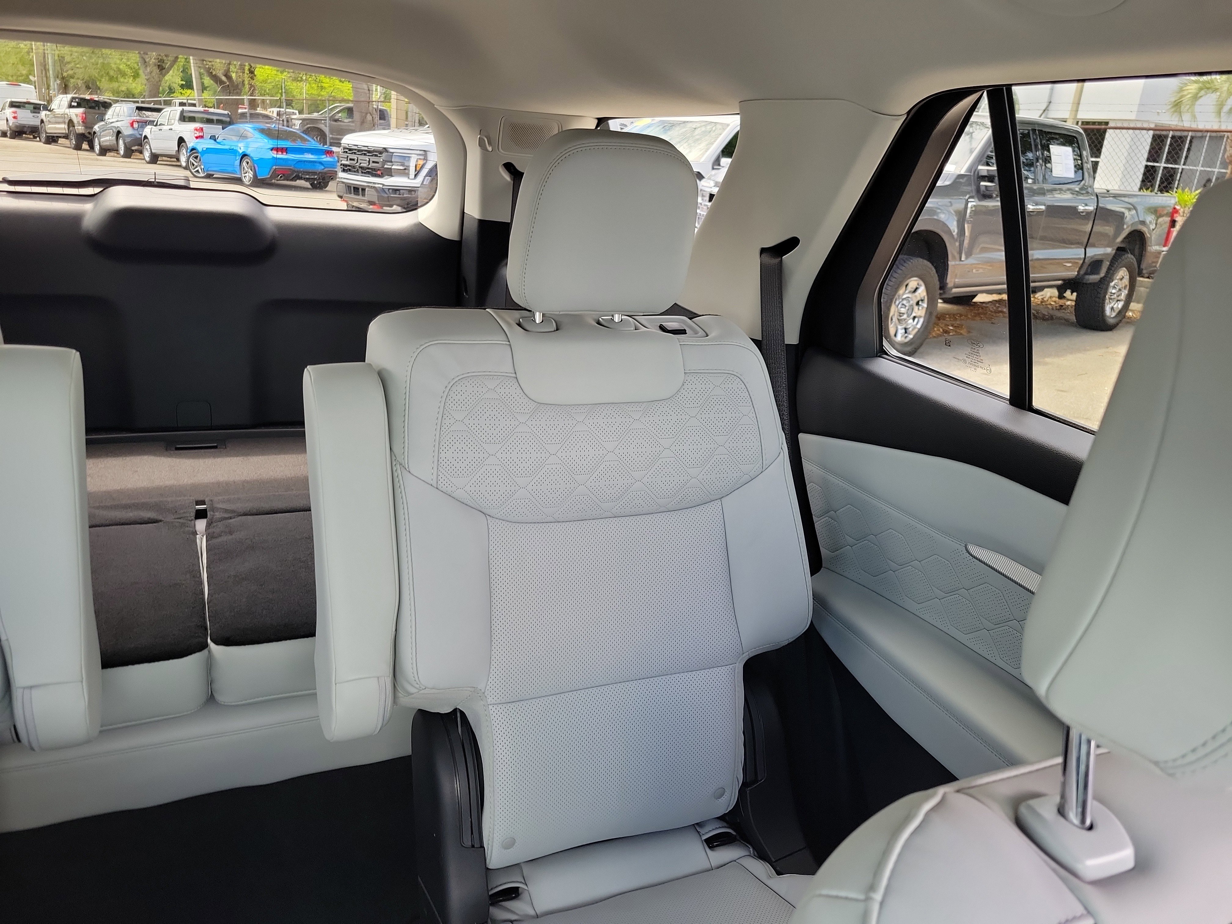 Used 2026 Ford Explorer Platinum w/ LUX Leather Package image 12