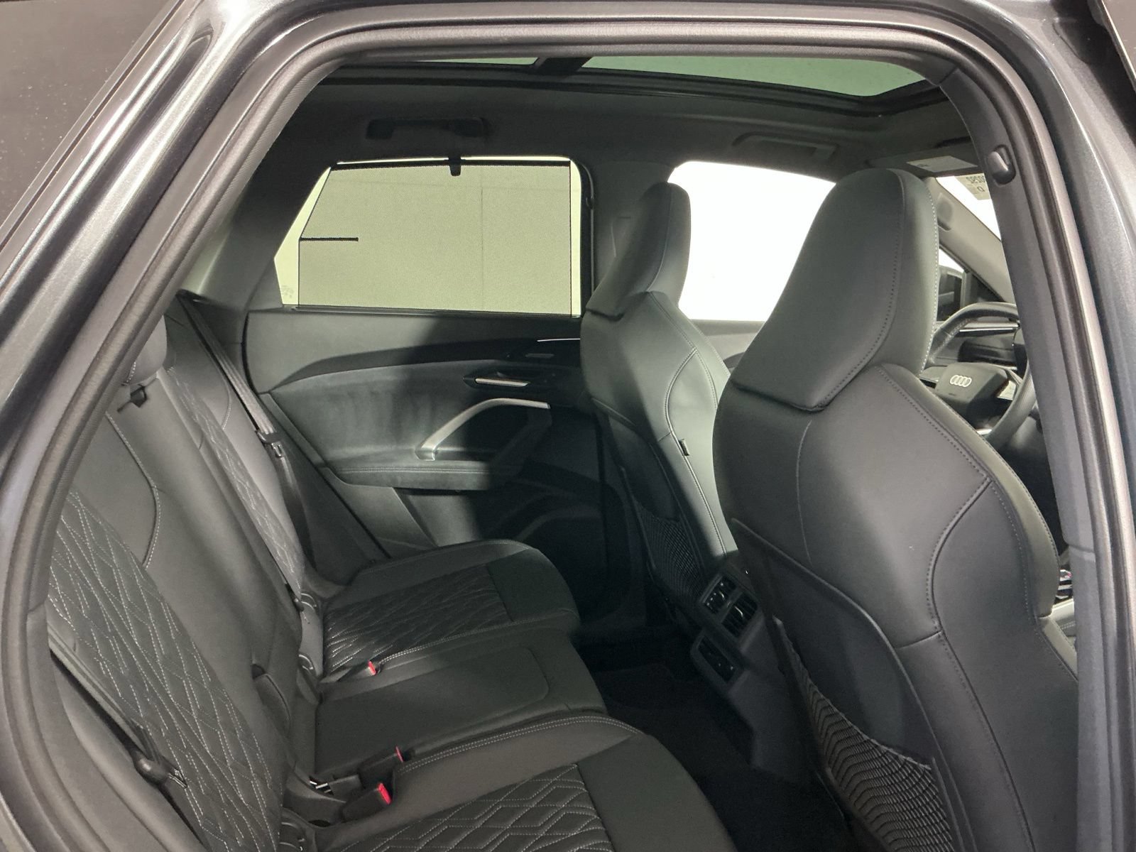 Used 2025 Audi SQ5 Premium Plus w/ Premium Plus Package AWD/4WD image 17
