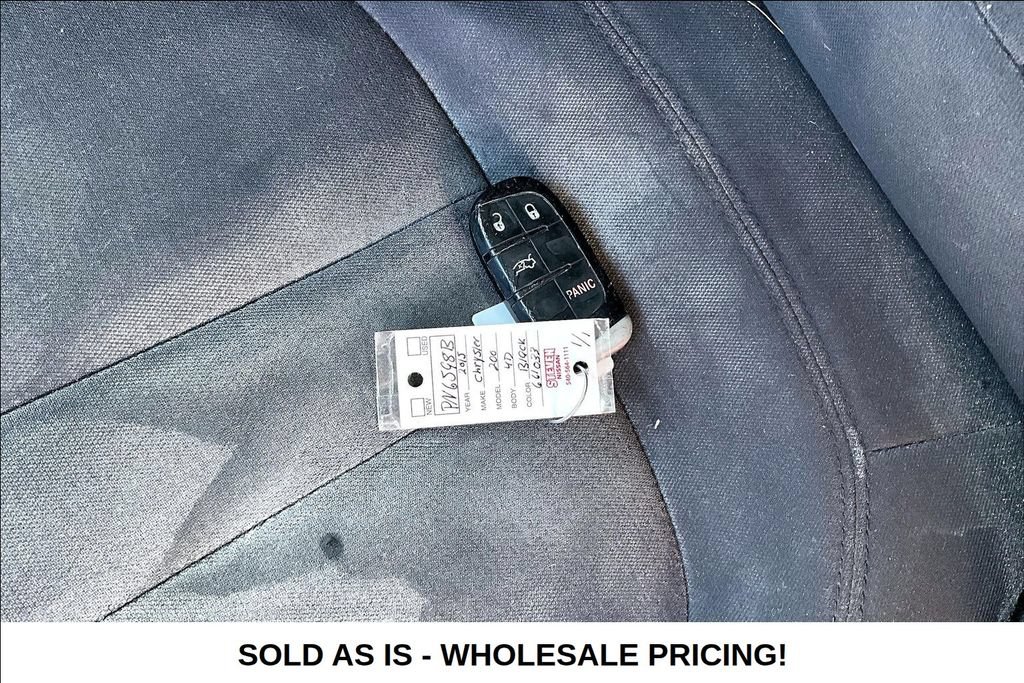 Used 2015 Chrysler 200 Limited FWD image 30