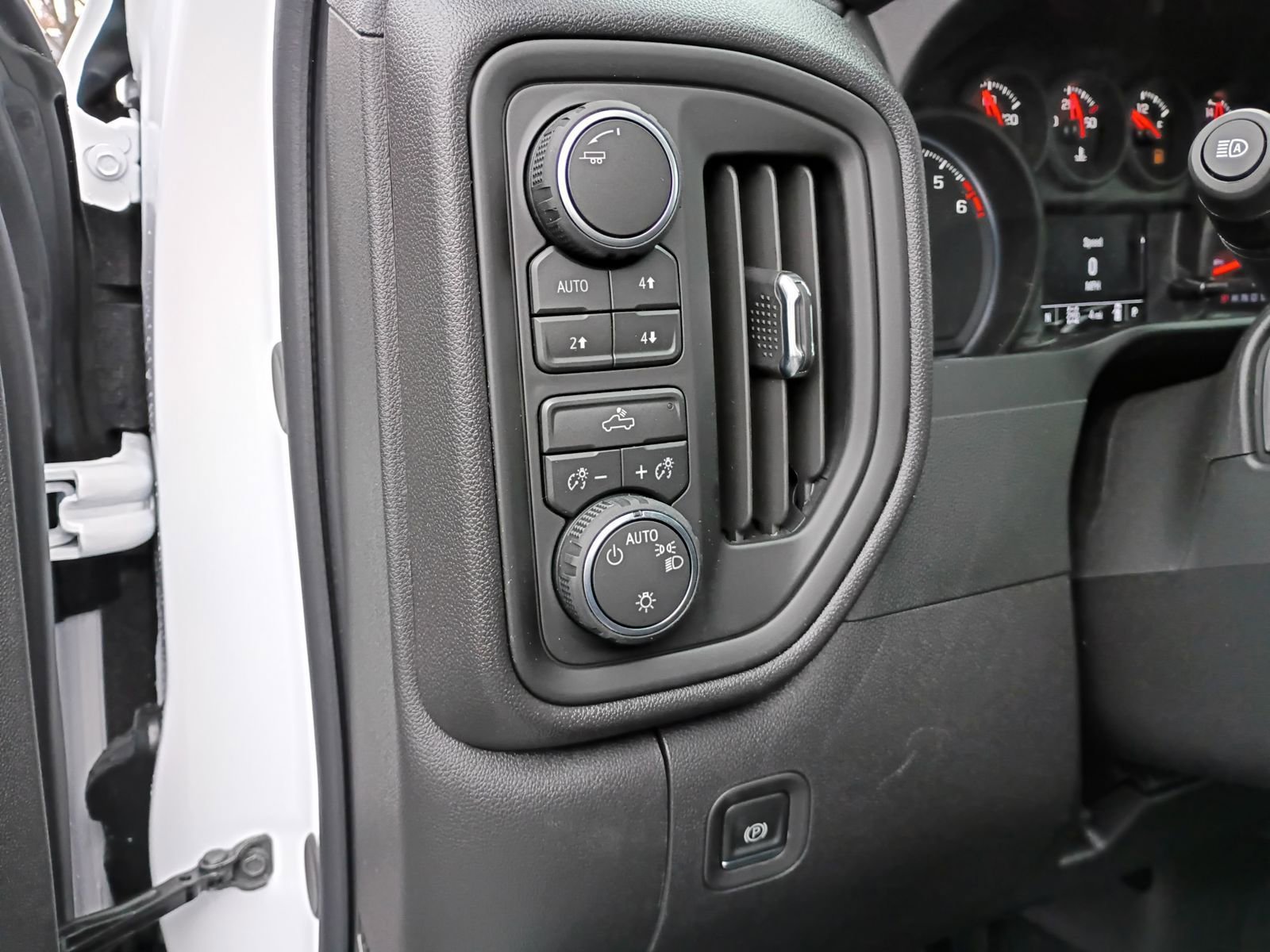 New 2026 Chevrolet Silverado 1500 Custom Trail Boss w/ Dark Appearance Package image 33