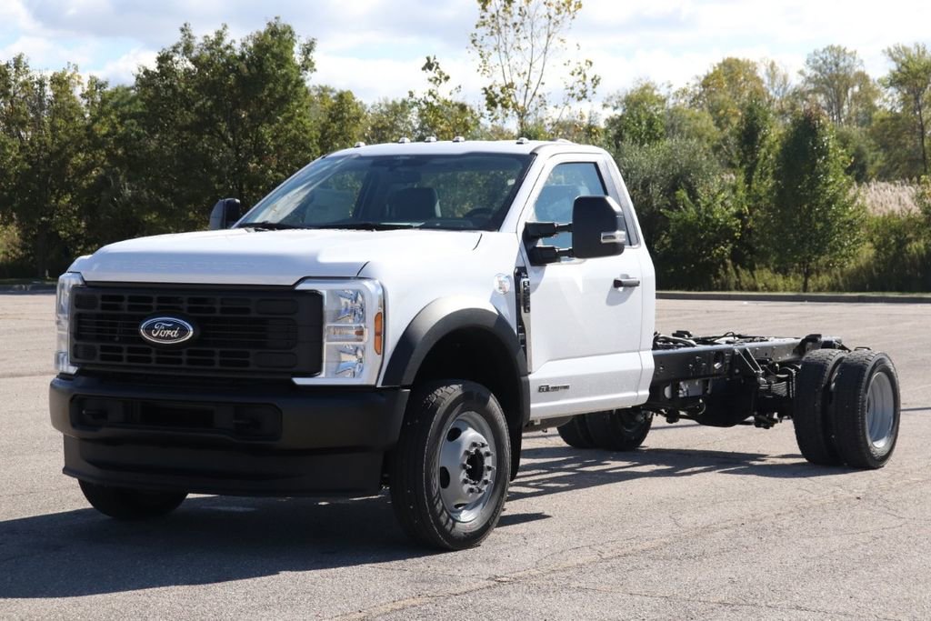 New 2026 Ford F550 2WD Regular Cab Super Duty image 3