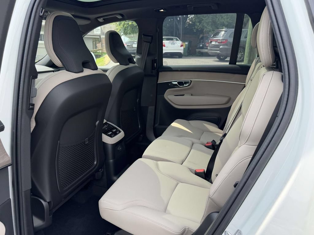 New 2026 Volvo XC90 T8 Plus w/ Protection Package Premier AWD/4WD image 14